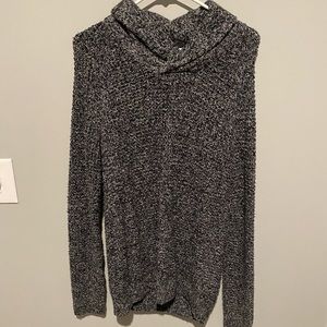 Medium Men’s dressy sweater!